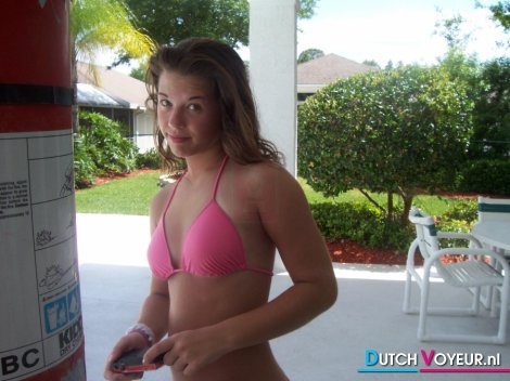 Innocent teen in bikini