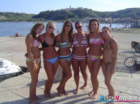 1 2 3 4 5 6 bikini girls ....