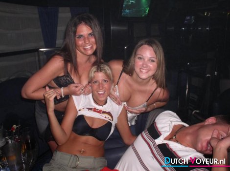 the pleasant Hooters