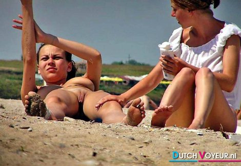 Shaved pussy in the sand mmm good