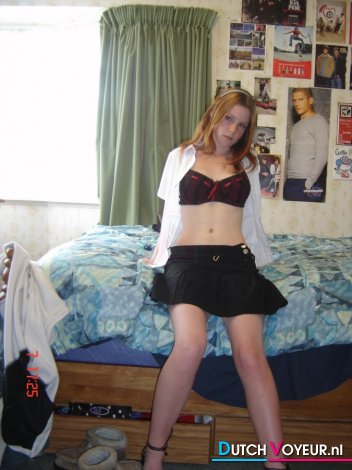 a bare super signorina: b