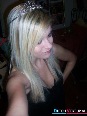 a bare signorina = D