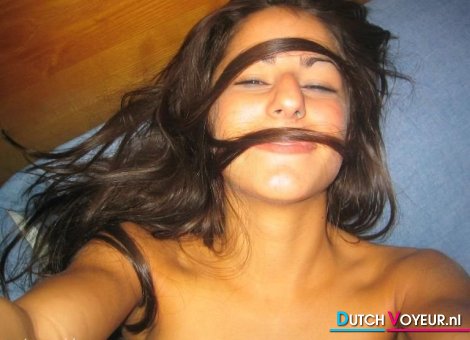 A graduate discreet girl! : O