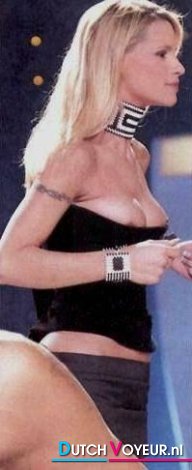 a horny aunt: D