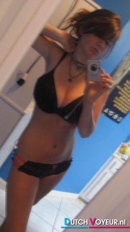 A horny girl ^ _ ^