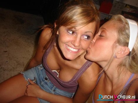 Butter a nice horny girl .. ^. ^