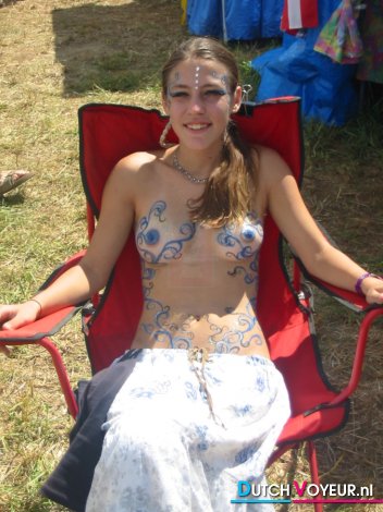 a horny erotic moppie ... :)