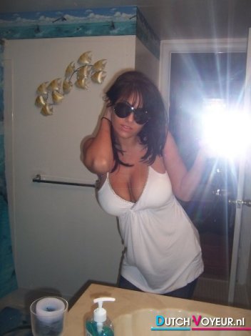 the bare chick She ^ ^