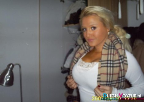 a delicious shaved amateur. :-P