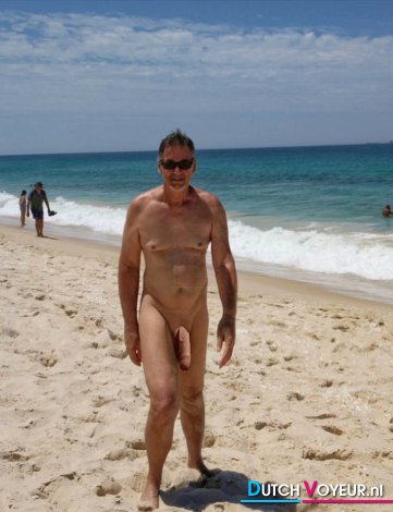 True nudist flashing on the beach