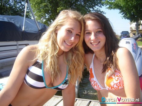 Bikini teenagers