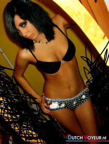lusty signorina ..