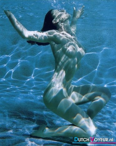bare lady is easy on the hot horny look: ')